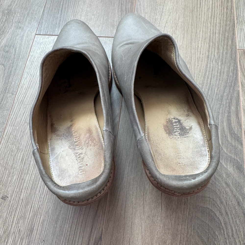 Puppy Barley Mule Heels - Picture 9 of 10